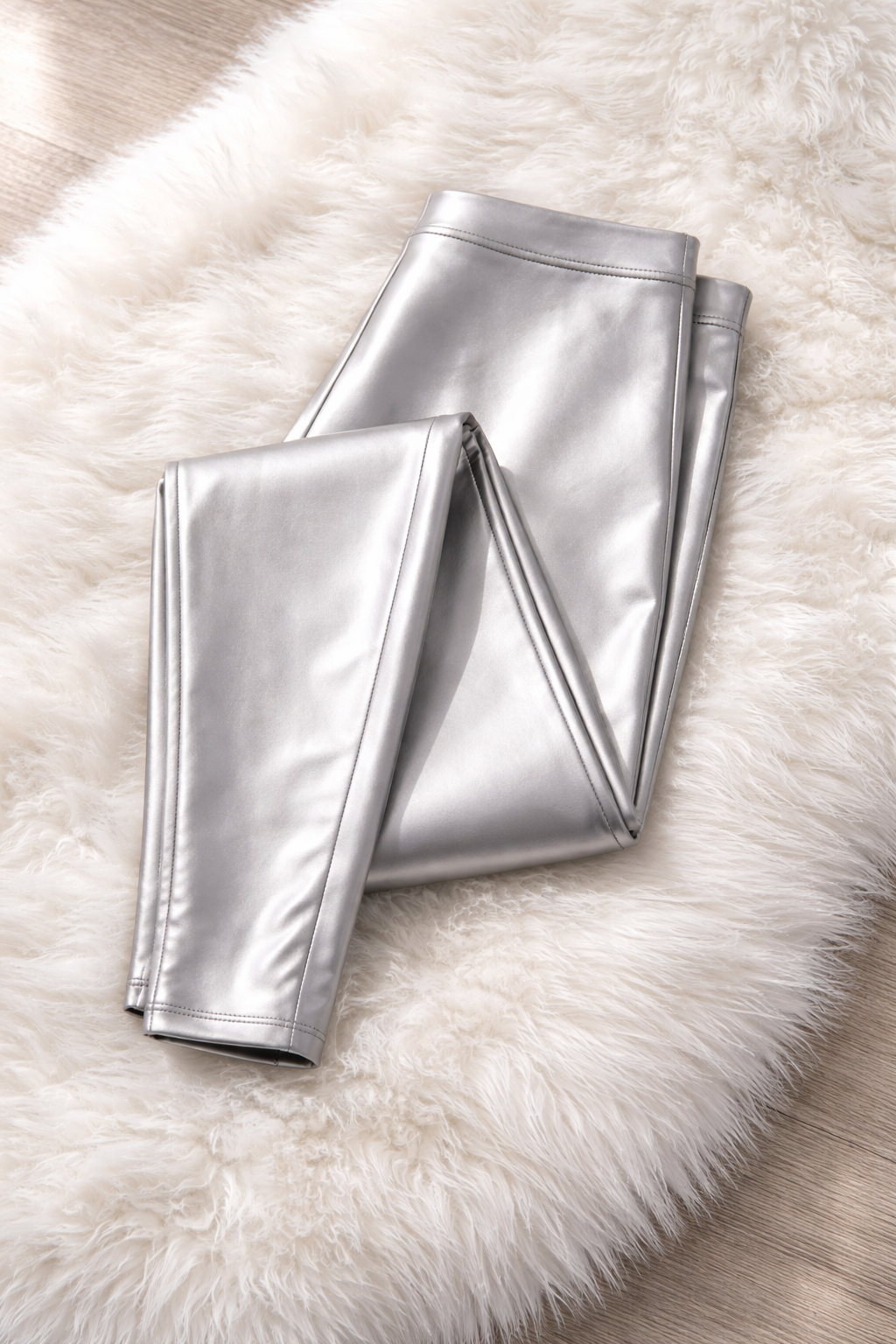 Stříbrné lesklé legíny – Silver Wetlook Glam