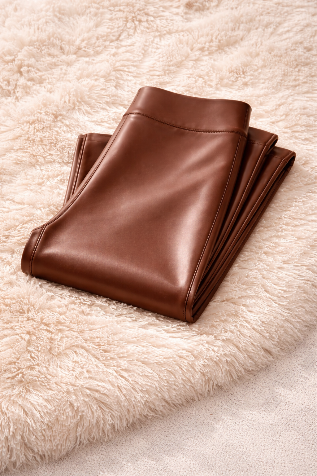 Hnědé lesklé legíny – Chocolate Wetlook Style