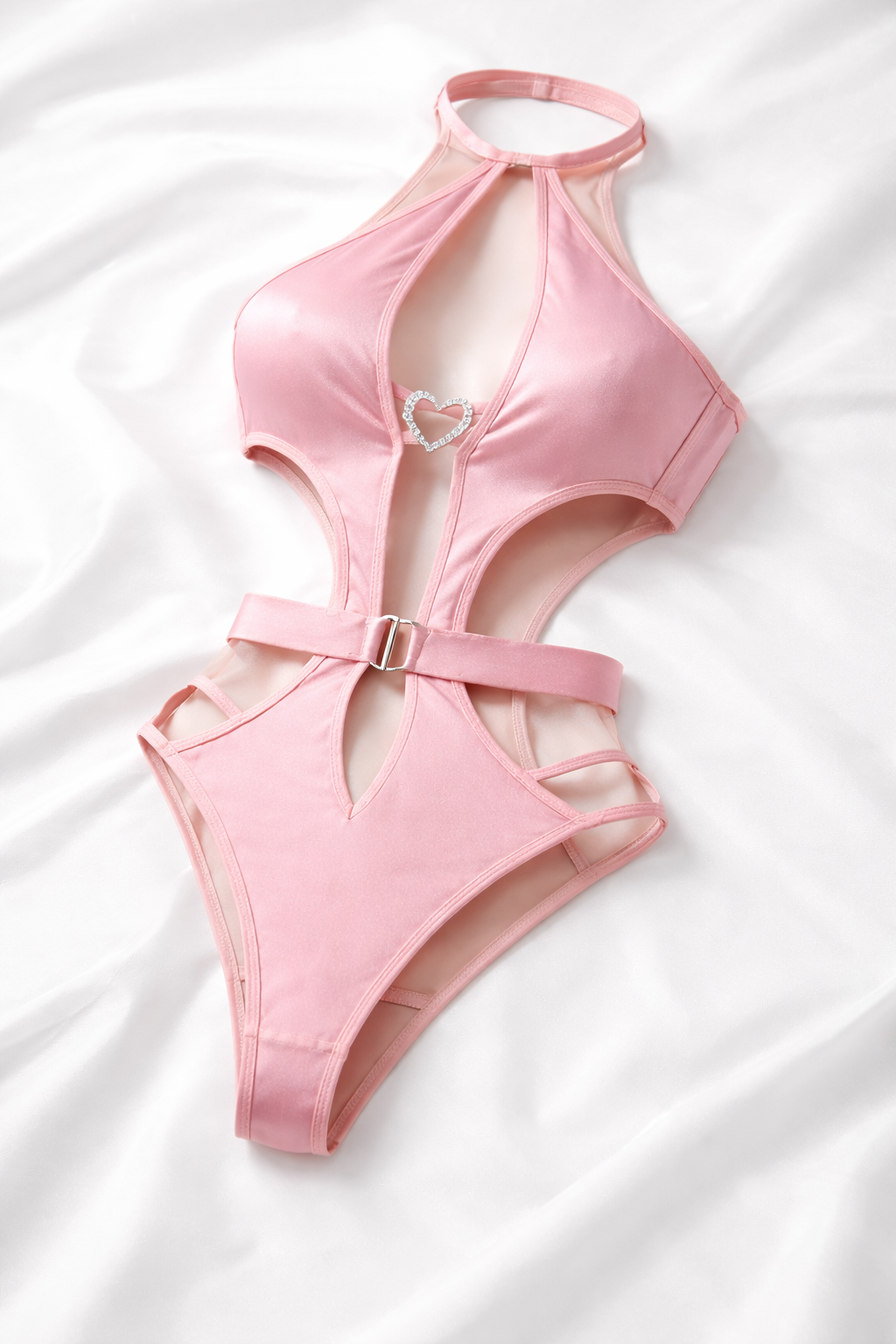 Růžové saténové body s výřezy a srdíčkovým detailem