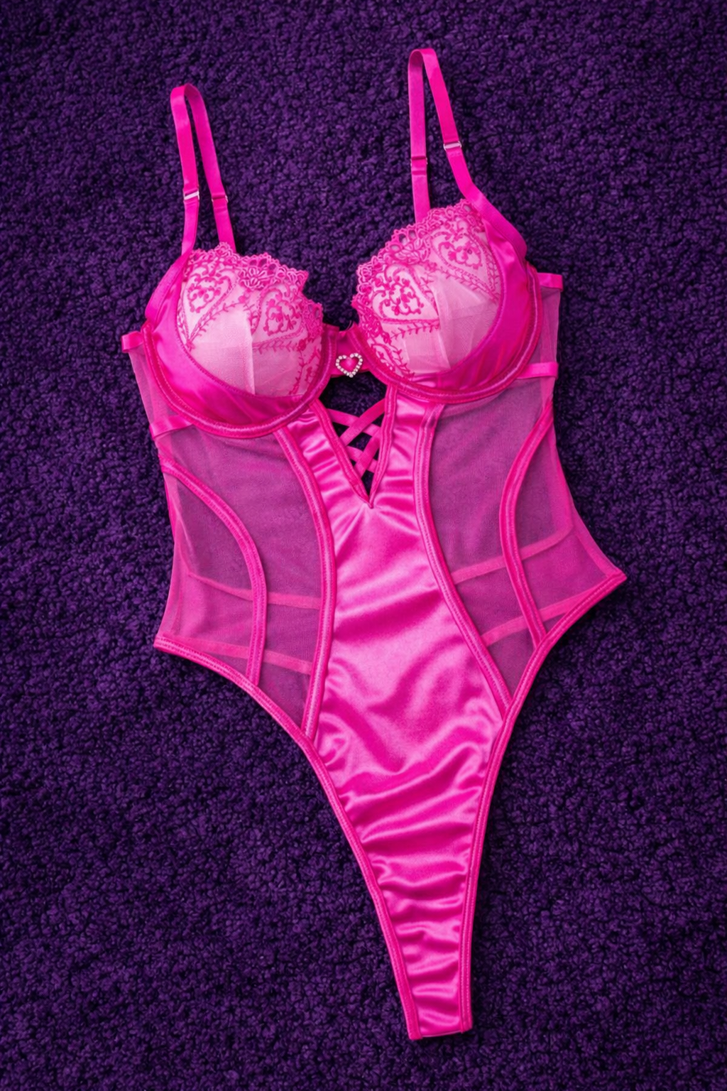 Růžové saténové body s krajkou a šněrováním – Heart Pink